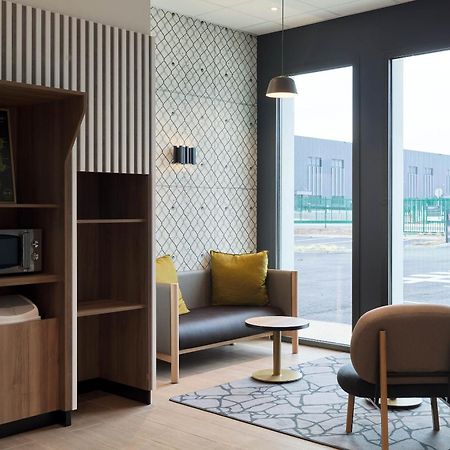 B&B Hotel Cergy Saint-Christophe Gare Bagian luar foto