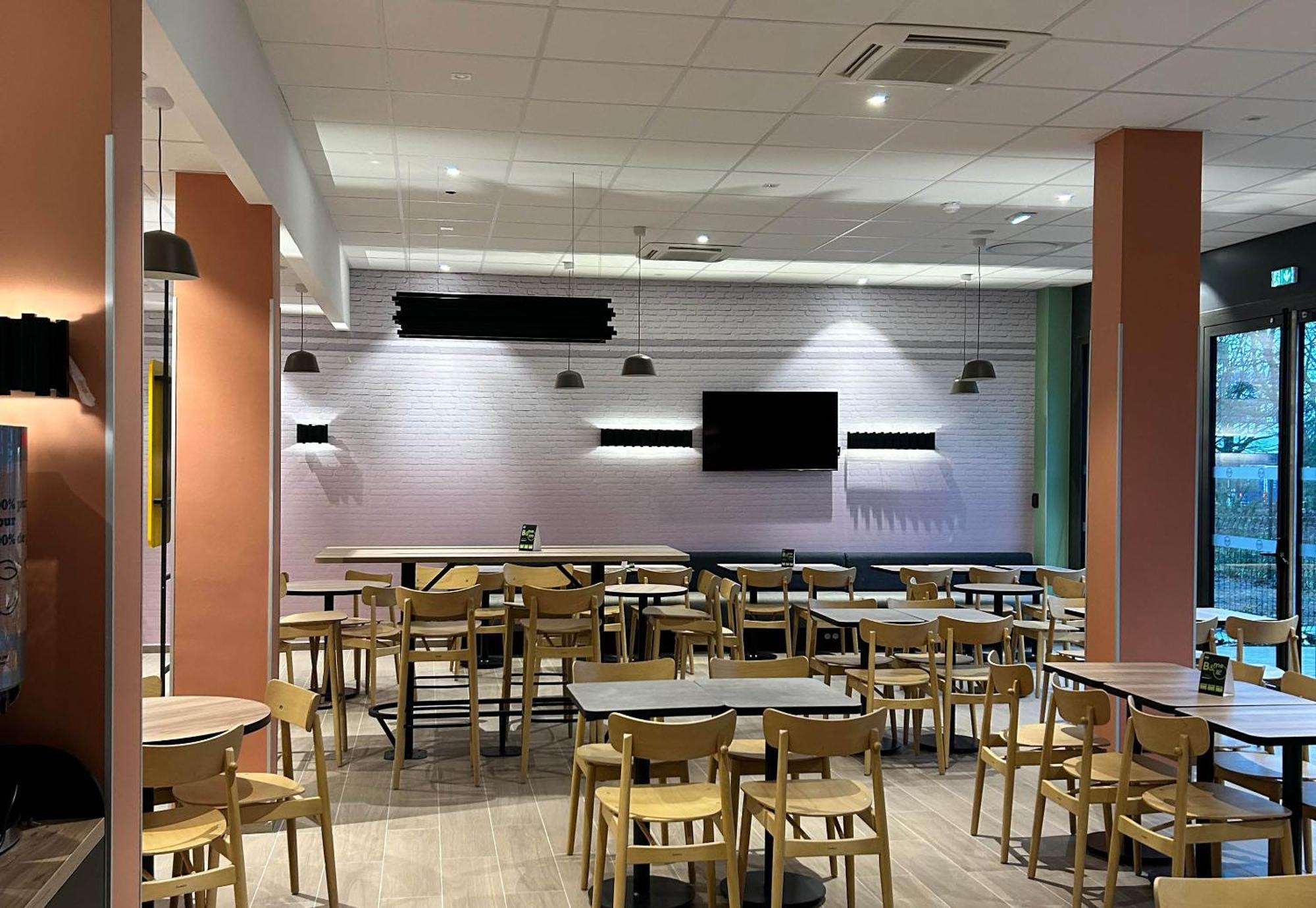 B&B Hotel Cergy Saint-Christophe Gare Bagian luar foto