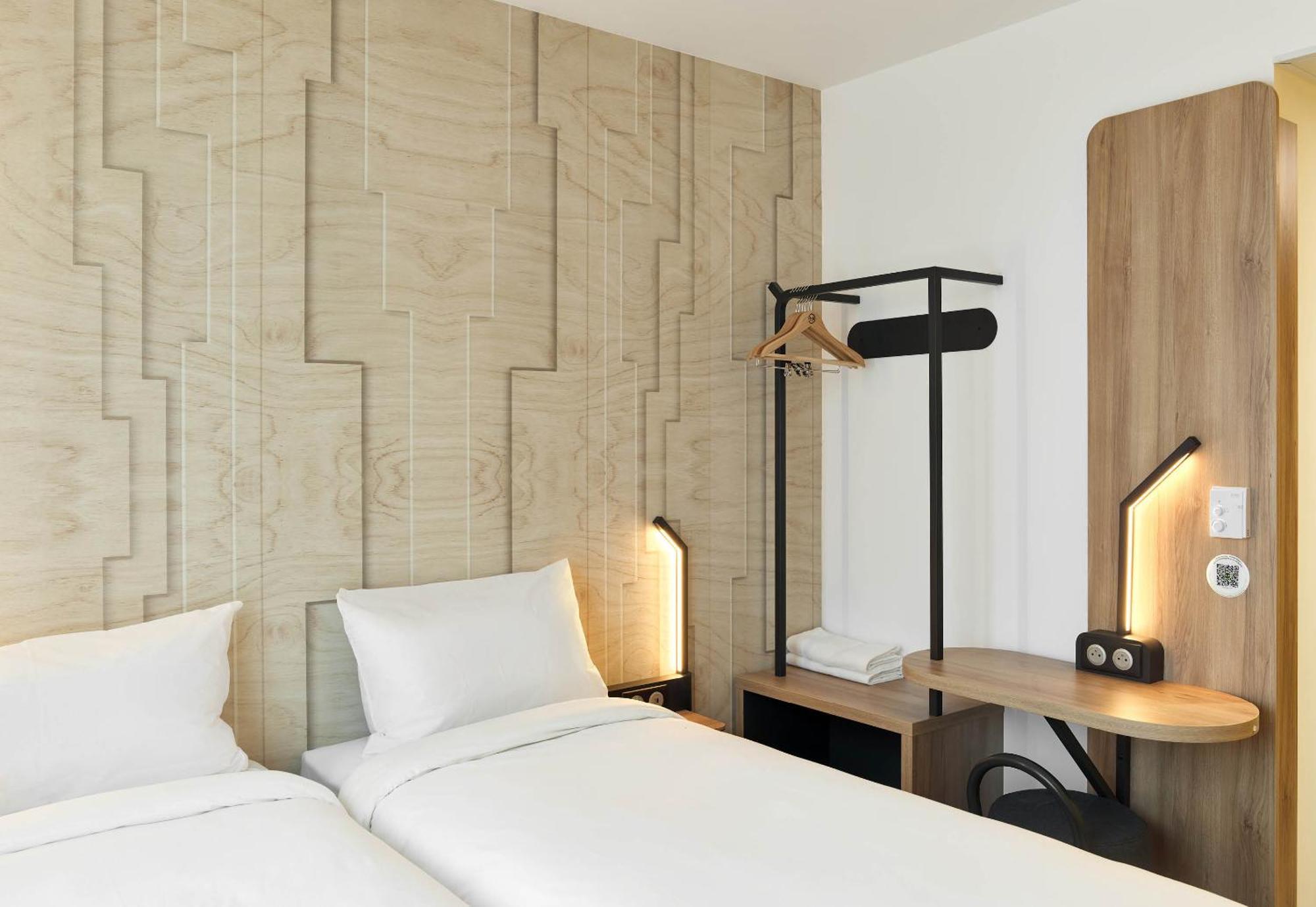 B&B Hotel Cergy Saint-Christophe Gare Bagian luar foto