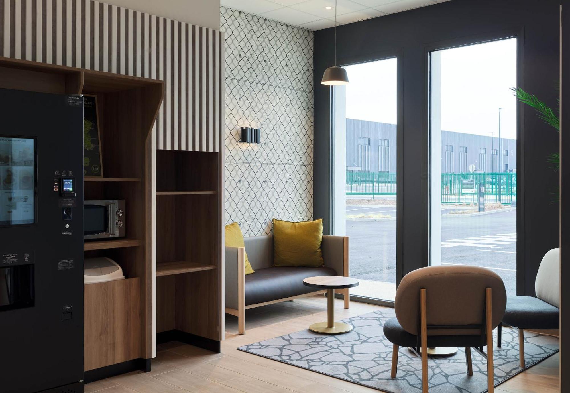 B&B Hotel Cergy Saint-Christophe Gare Bagian luar foto