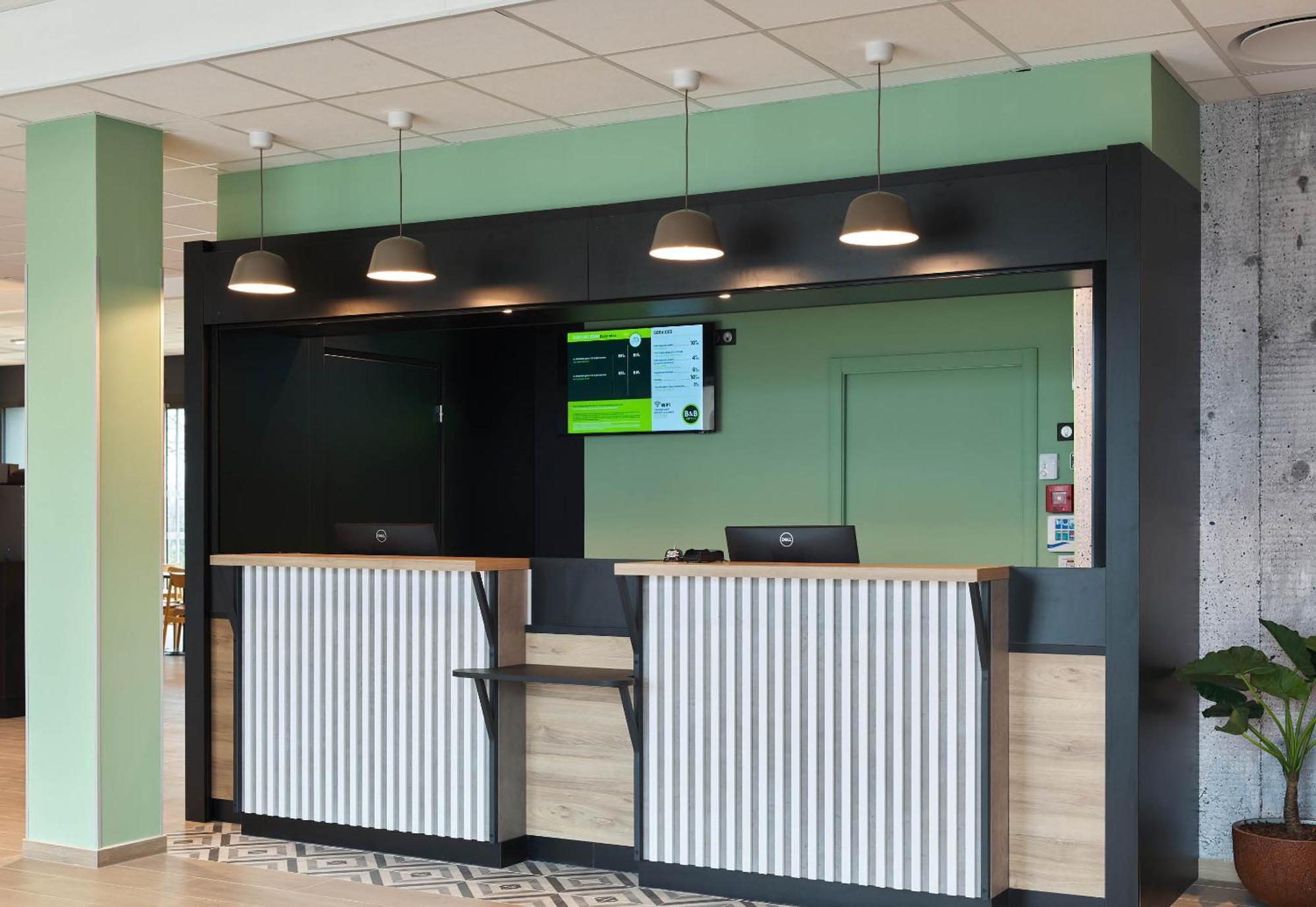 B&B Hotel Cergy Saint-Christophe Gare Bagian luar foto